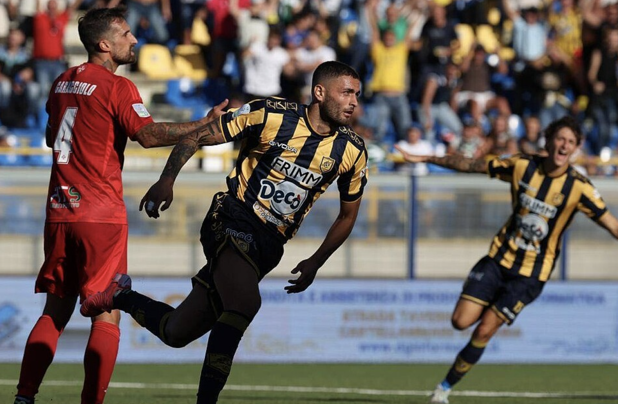 Juve Stabia-Pisa 2-0